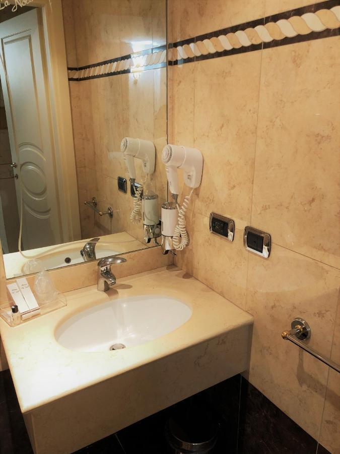 Hotel La Noce Chivasso Buitenkant foto