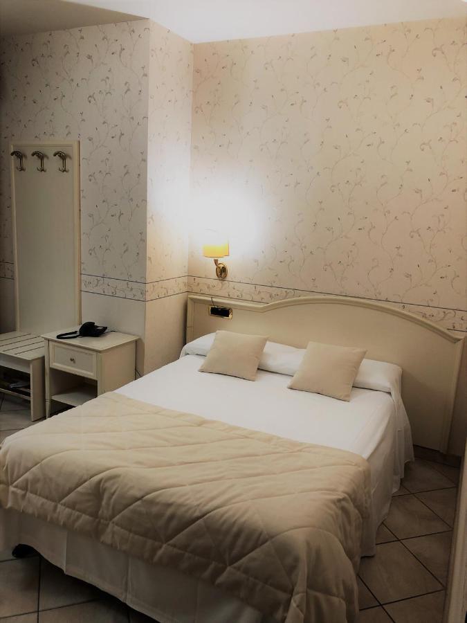 Hotel La Noce Chivasso Buitenkant foto