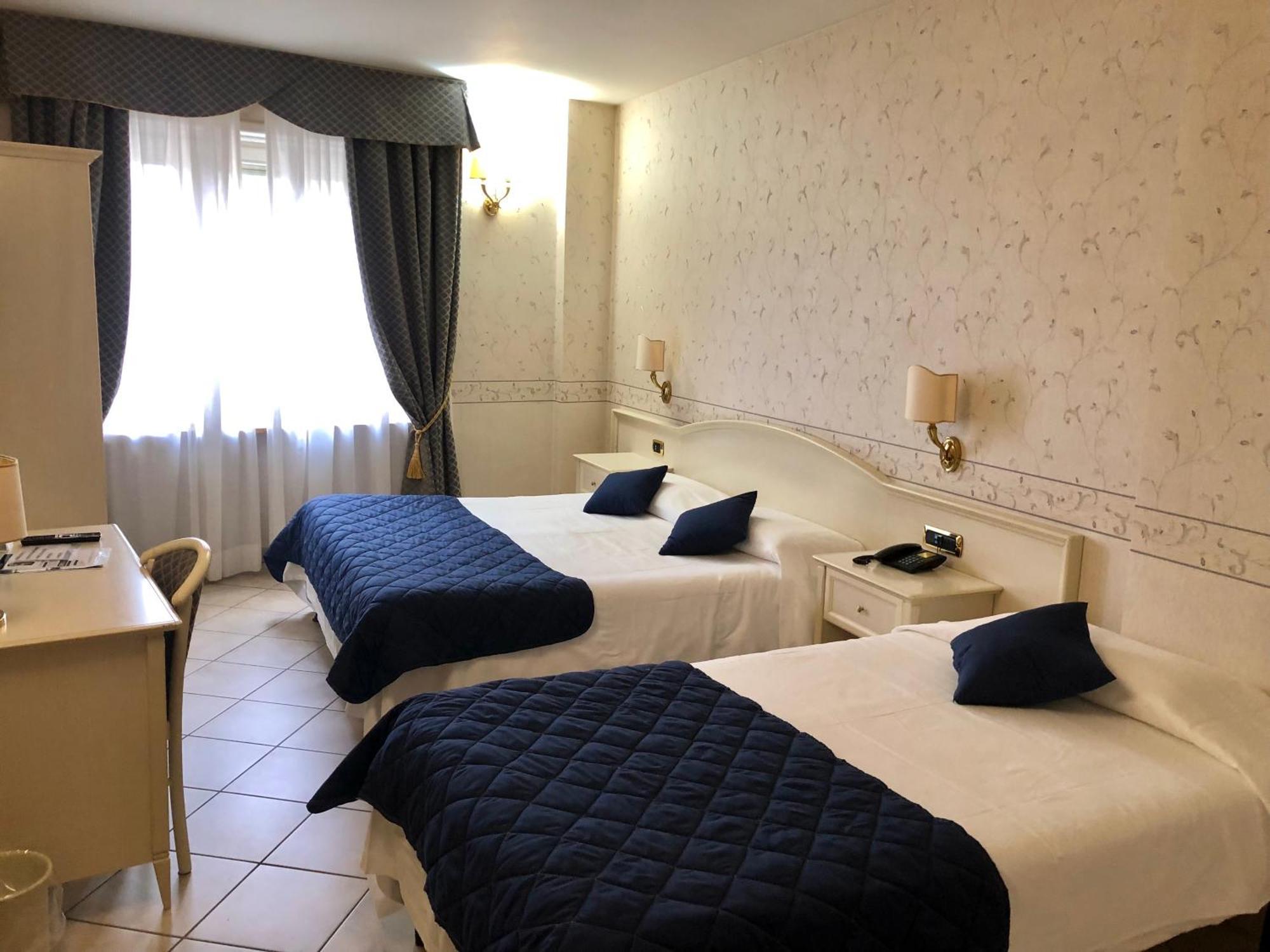 Hotel La Noce Chivasso Buitenkant foto